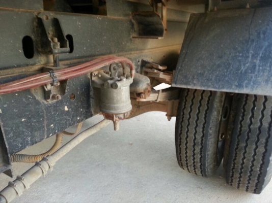 รถฮีโน่  6 ล้อดั้ม 175 แรงม้า. ปี 55  ( รถวิ่ง 6x,xxx กม. )   สนใจติดต่อ 081 - 6079515