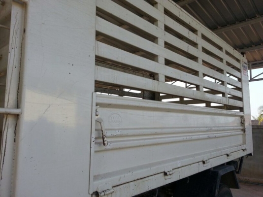 รถฮีโน่  6 ล้อดั้ม 175 แรงม้า. ปี 55  ( รถวิ่ง 6x,xxx กม. )   สนใจติดต่อ 081 - 6079515