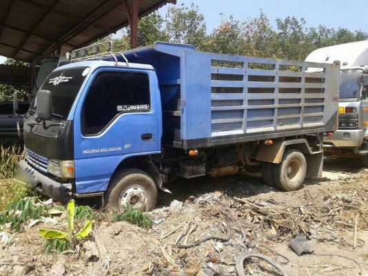 รถอีซูซุ 6 ล้อดั้ม NQR  150 แรงม้า ปี 48  สนใจติดต่อ 081 - 6079515