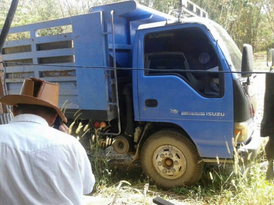 รถอีซูซุ 6 ล้อดั้ม NQR  150 แรงม้า ปี 48  สนใจติดต่อ 081 - 6079515