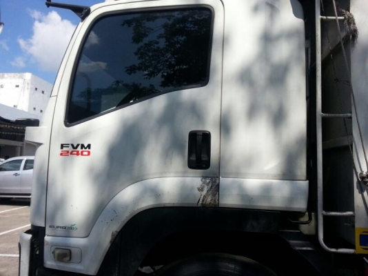 รถอีซูซุ 10 ล้อ รั้ว FVM 240 แรงม้า. ปี 55  สนใจติดต่อ 081 - 6079515