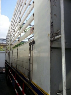 รถอีซูซุ 10 ล้อ รั้ว FVM 240 แรงม้า. ปี 55  สนใจติดต่อ 081 - 6079515