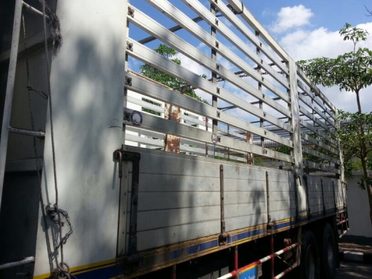 รถอีซูซุ 10 ล้อ รั้ว FVM 240 แรงม้า. ปี 55  สนใจติดต่อ 081 - 6079515