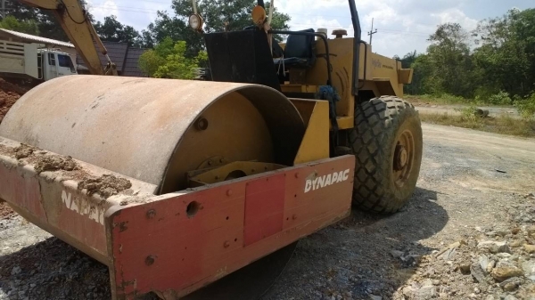 รถบด10ตันDYNAPAC ใช้งานอยู่..เพลาเดียว สั่นสะเทือนดี เล่มพร้อม...