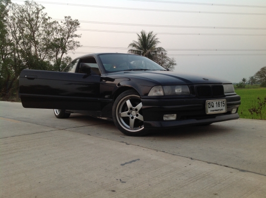 BMW e36 coupe 320 is