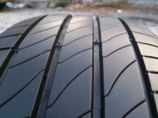 ขายยาง MICHELIN PRIMACY 205/55R16 ยางสัปดาห์ที่27 ปี13 ดอกยางสวยลึกเท่ากัน (ไม่มีปะ) จำนวน 1 ชุด