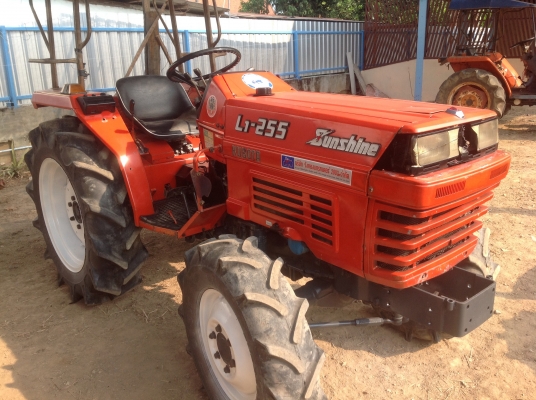 ปัญญาแทรคเตอร์มาแล้ว...จัดมาให้ครับ คูโบต้า L1-255 ตัวเปล่า( ไม่ใช่ไฟฟ้าคับ)จัดส่งอ.ไทรงาม จ.กำแพงเพชร