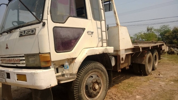 ขายด่วนไอ้หลงสองเพลาหางปลาขึ้นแบ็คโฮPC200ทะเบียนเต็มFN527MAพร้อมใช้โทร0801515451