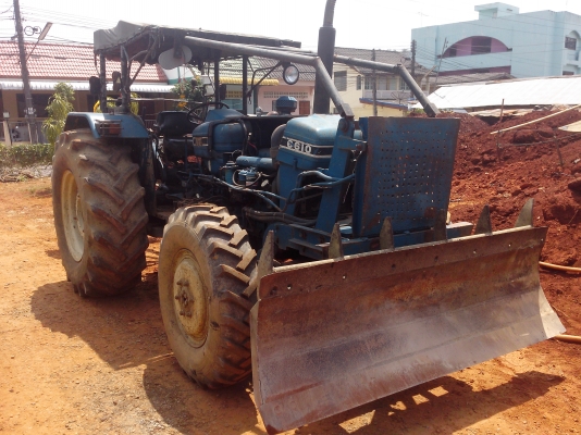 ขายรถไถ FORD 6610 2 เพลา 3 จาน 7 จาน ใบมีดดันหน้า ปั๊มกลม ไม่มีเอกสาร ราคา 420000