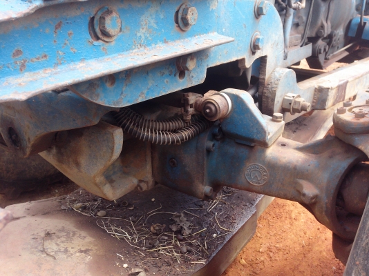 ขายรถไถ FORD 6610 2 เพลา 3 จาน 7 จาน ใบมีดดันหน้า ปั๊มกลม ไม่มีเอกสาร ราคา 420000