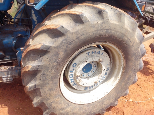 ขายรถไถ FORD 6610 2 เพลา 3 จาน 7 จาน ใบมีดดันหน้า ปั๊มกลม ไม่มีเอกสาร ราคา 420000