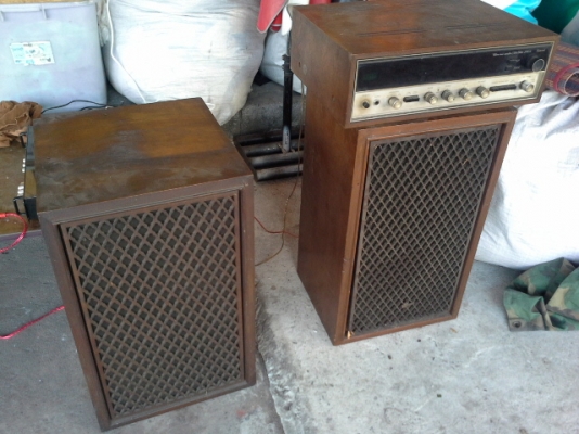 ขายวิทยุโบราณ ซันซุย Sunsui 2000A made injapan คลาสสิคสุดๆคร้ารุ่นนี้หายากมากขายถูกมากๆ4800-ราคานี้มีที่นี่ที่เดียวคร้าบบ งานไม้ สภาพสวยเลย ลำโพงใช้ปกติตัวเครื่องต้องซ่อมเอาคร้าบ ใช้งานรึประดับแจ่มเลยคร้าบ สนใจ081791567เลยคร้าบ