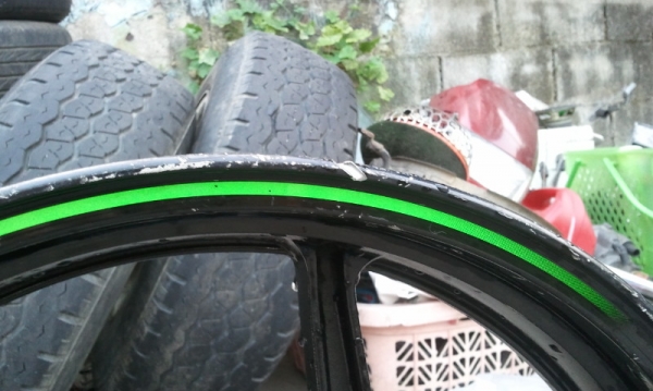 ขายแม็กหลังนินจา มีเท่าที่ไเห็นครับไม่ดุ้ง ครับ แต่มีรอยเจียพลาดครับ