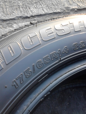 175/65R14 BRIDGESTONE B250  มี 4 เส้น TEL.081-427-3941