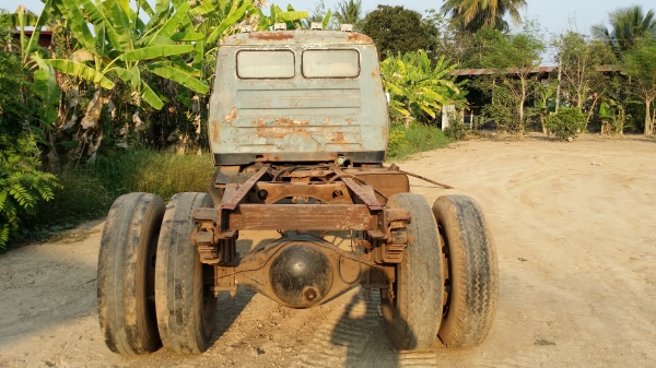 ชายรถ 6 ล้อ อีซูซุ หัวยาว