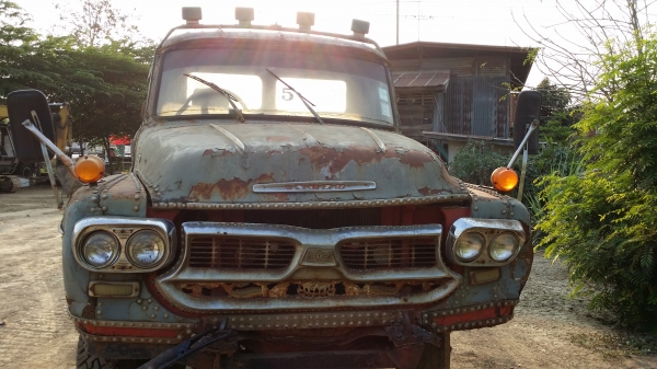 ชายรถ 6 ล้อ อีซูซุ หัวยาว