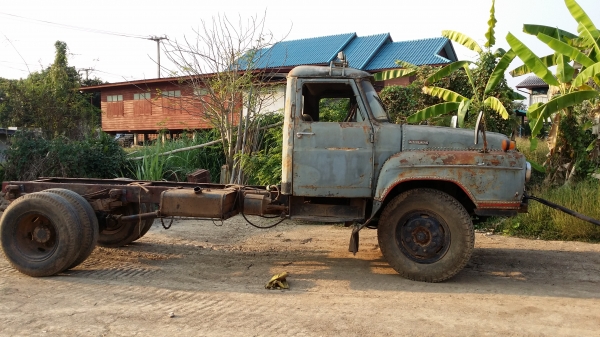 ชายรถ 6 ล้อ อีซูซุ หัวยาว