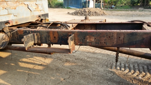 ชายรถ 6 ล้อ อีซูซุ หัวยาว