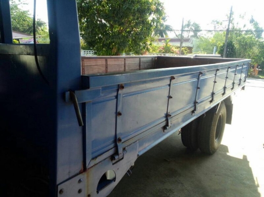 รถอีซูซุ 6 ล้อ รั้ว  NPR  130 แรงม้า. ปี 46   สนใจติดต่อ 081 - 6079515