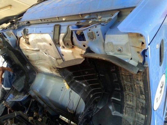 รถอีซูซุ 6 ล้อ รั้ว  NPR  130 แรงม้า. ปี 46   สนใจติดต่อ 081 - 6079515