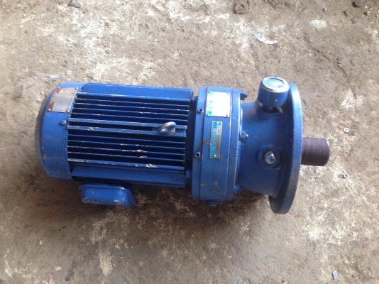 ขายมอเตอร์เกียร์หน้าแปรน Sumitomo 5 HP. 380V อัตราทด 1:35 สภาพสวยมาก พร้อมใช้งาน มี 5 ตัวครับ