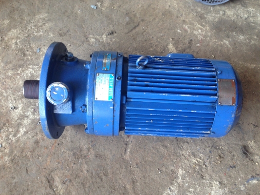 ขายมอเตอร์เกียร์หน้าแปรน Sumitomo 5 HP. 380V อัตราทด 1:35 สภาพสวยมาก พร้อมใช้งาน มี 5 ตัวครับ