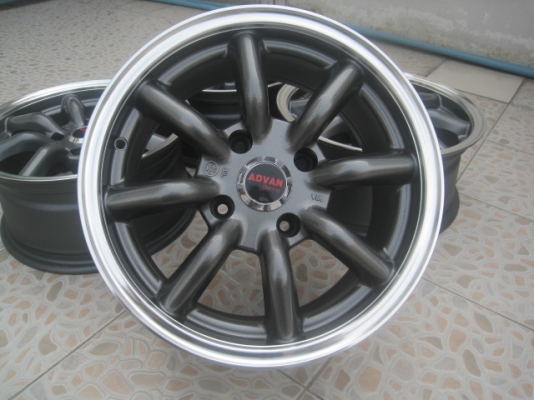 ขายล้อแม็กมือสอง ลายกล้วย 15"x7" et20 4 รู 114.3 ทำสีใหม่ สีเทากันขอบเงา ไม่มีซ่อม  สนใจติดต่อเล็กคลองสาม (081-3747940)