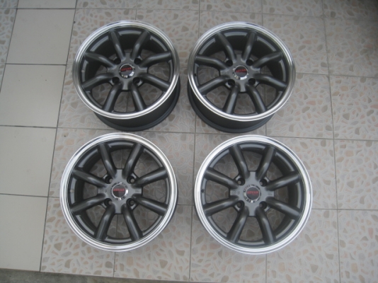 ขายล้อแม็กมือสอง ลายกล้วย 15"x7" et20 4 รู 114.3 ทำสีใหม่ สีเทากันขอบเงา ไม่มีซ่อม  สนใจติดต่อเล็กคลองสาม (081-3747940)