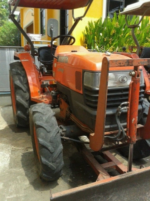 ขายรถไถ KUBOTA L3408 ดันหน้า รถไร่สภาพเดิมๆไม่ได้ทำสีใหม่