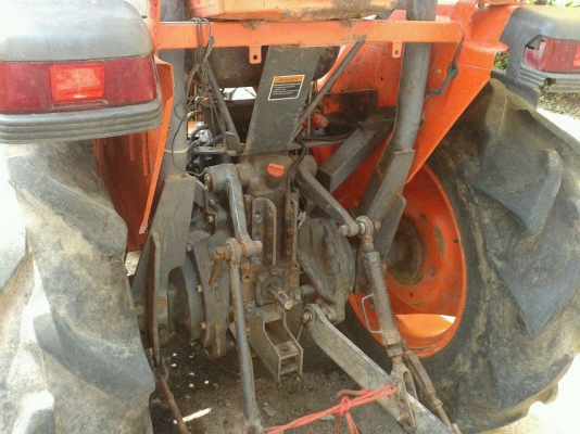 ขายรถไถ KUBOTA L3408 ดันหน้า รถไร่สภาพเดิมๆไม่ได้ทำสีใหม่