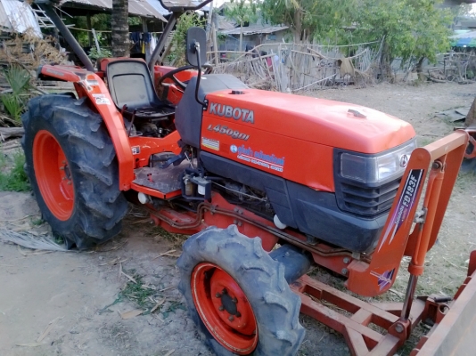 ขายแทรกเตอร์คูโบต้า L4508 Di มีใบมีดดันดินผาล6พร้อมใช้งานครับ