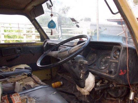 รถบรรทุกพร้อมใช้งาน  เครื่อง  110  แรงม้า