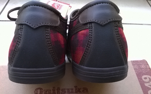 รองเท้า Onitsuka tiger สีน้ำตาล ของแท้ครับ ยังไม่ได้ใช้งาน