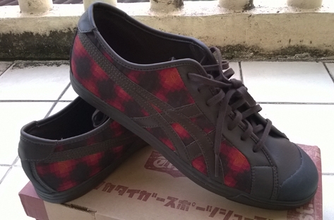 รองเท้า Onitsuka tiger สีน้ำตาล ของแท้ครับ ยังไม่ได้ใช้งาน