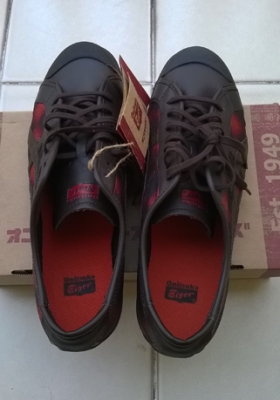 รองเท้า Onitsuka tiger สีน้ำตาล ของแท้ครับ ยังไม่ได้ใช้งาน