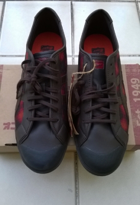 รองเท้า Onitsuka tiger สีน้ำตาล ของแท้ครับ ยังไม่ได้ใช้งาน