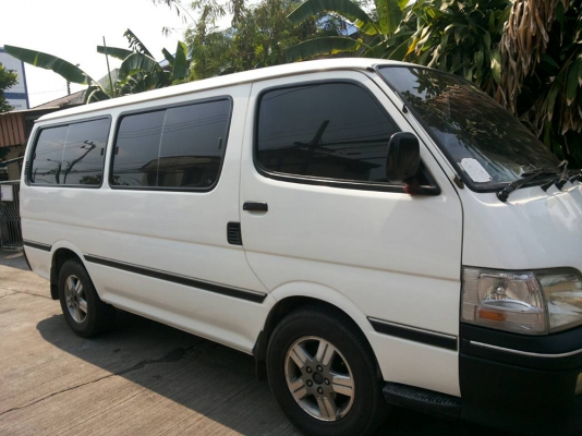 Toyota Commuter 2002