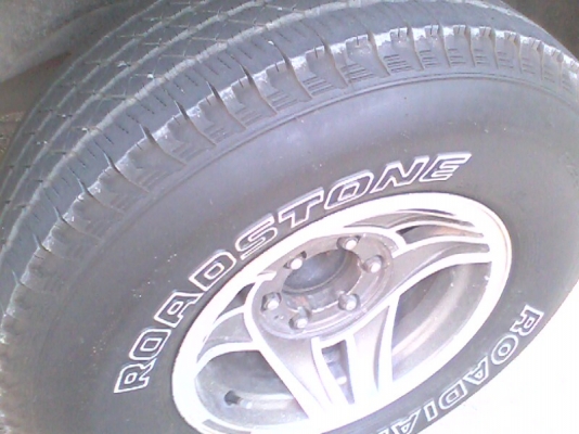 ขายยาง 255/70R15 ปี2012 ลดเหลือแค่ 5000บาท