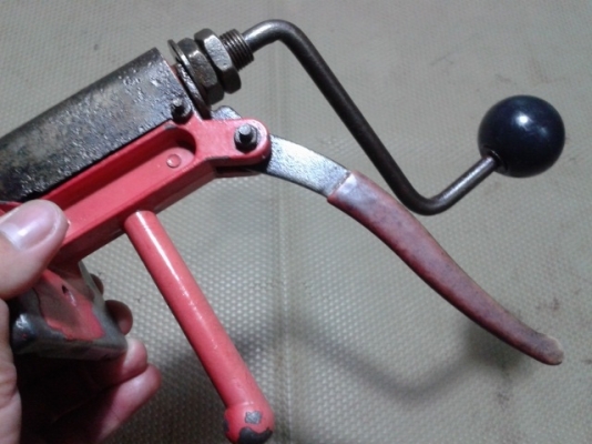 เครื่องเจาะกระเบื้อง