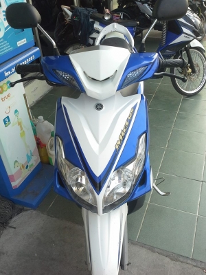 ขายถูก Yamaha Mio Mx 125 ปี 2555 สีขาวน้ำเงิน ล้อแม็กซ์แท้ ขายถูก Yamaha Mio Mx 125 ปี 2555 สีขาวน้ำเงิน ล้อแม็กซ์แท้