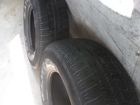 ยาง MAXXIS 235/70R15ปี09 สวยๆ 1 คู่ ราคา 2200 บาท