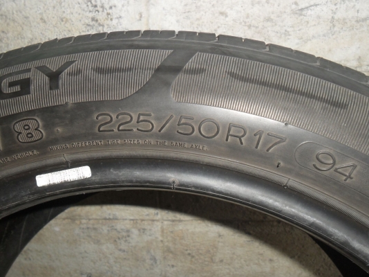 ยาง MICHELIN 225/50R17 สวยๆ 1 คู่ ราคา 1650 บาท