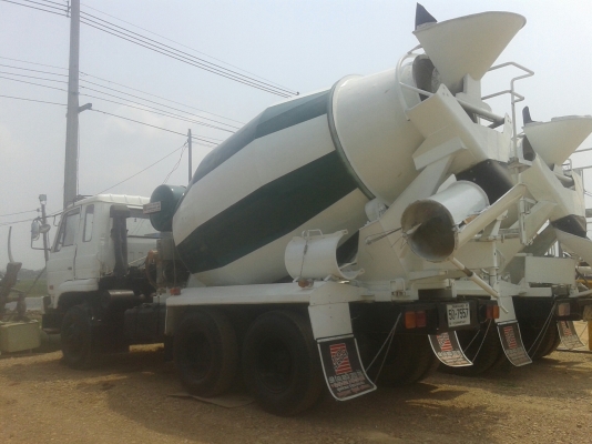 รถโม่ปูน NISSAN UD430 โม่ 7 คิว