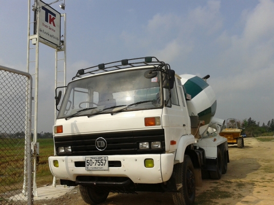 รถโม่ปูน NISSAN UD430 โม่ 7 คิว