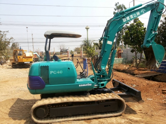 ขายรถขุดแบ็คโฮ KOMATSU  pc 40-7 < มี VDO คลิปการทำงานให้ชม >  ( มีลายหัวเจาะ ) สภาพดีพร้อมใช้งาน มีเอกสารแจ้งจำหน่าย