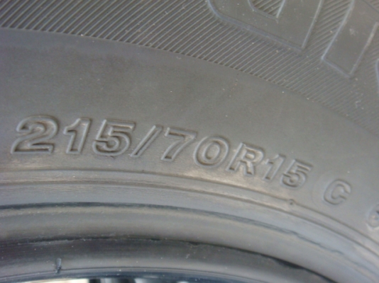 ขายยาง Bridgestone Duravis 215/70/15 ปี12