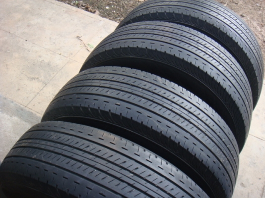 ขายยาง Bridgestone Duravis 215/70/15 ปี12