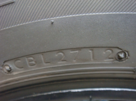 ขายยาง Bridgestone Duravis 215/70/15 ปี12