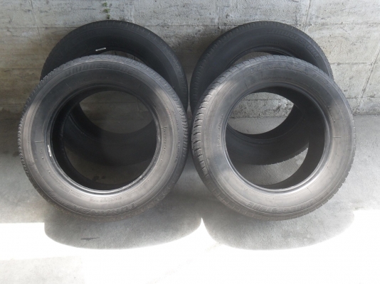 ยาง BRIDGESTONE 215/60R16 ปี09 สวยๆ 4 เส้น ราคา 1400 บาท