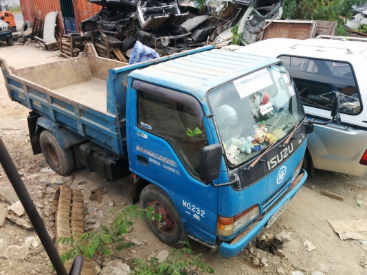 ขายรถดั้ม 6 ล้อเล็ก Isuzu NKR